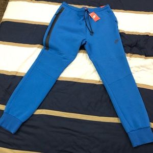 Nike Tapered Tech Joggers